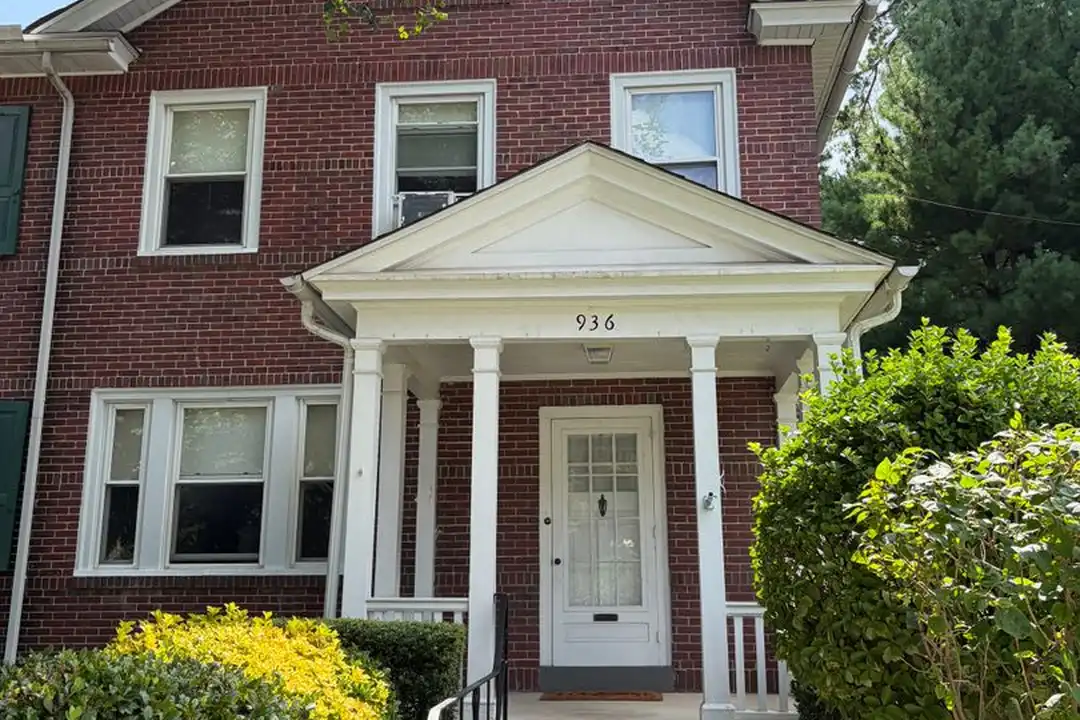 936 Hamilton Pl – photo 1 of 16
