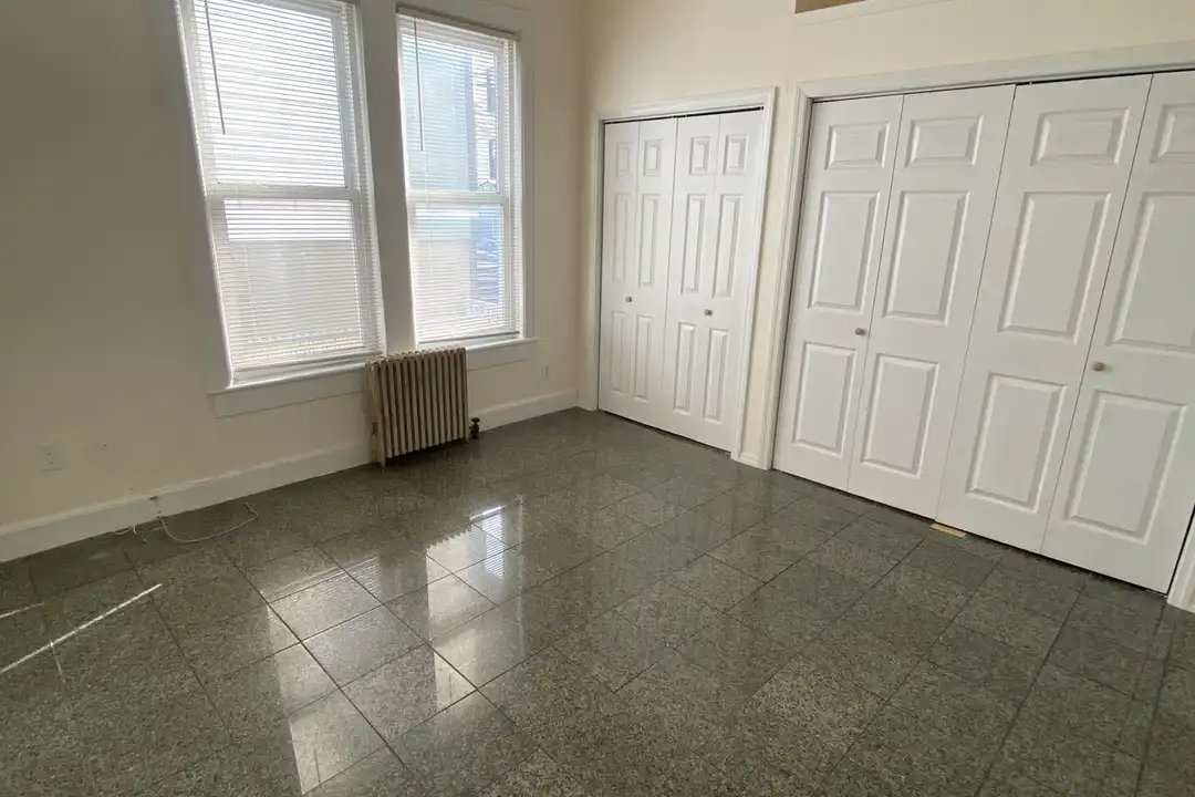 1112 72nd St – photo 1