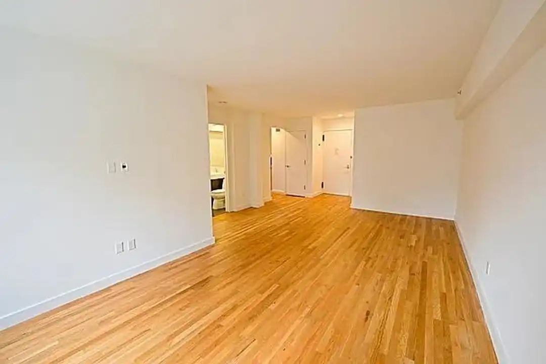 101 W 15th St unit 627 – pohled 2