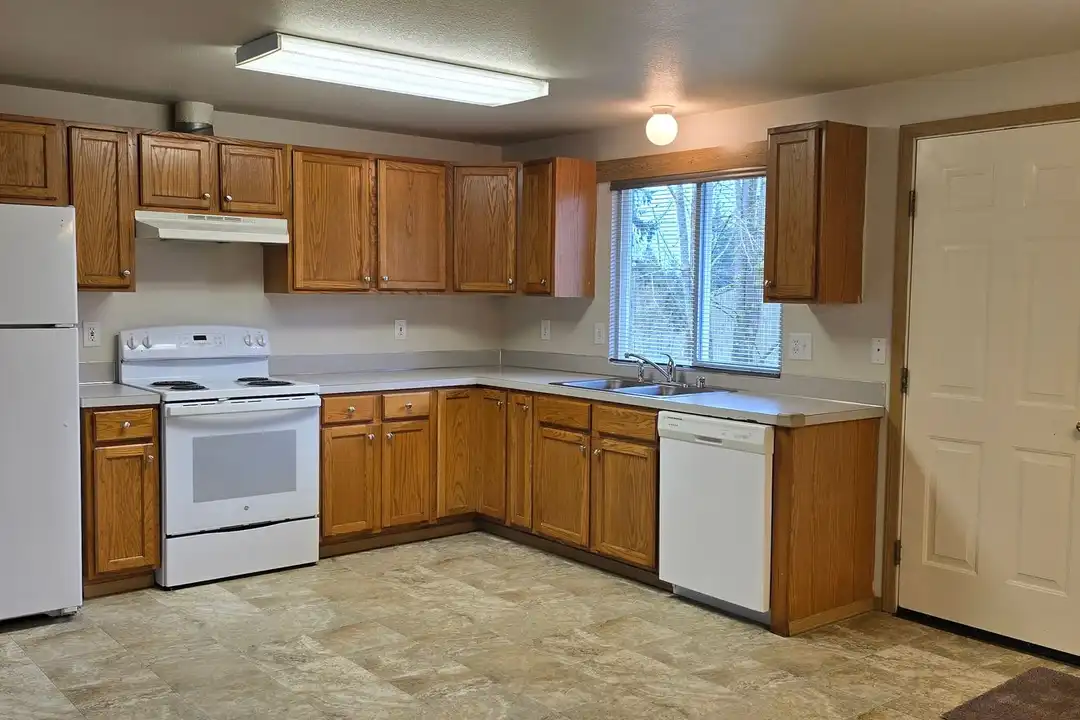 2261 E Crestview Dr - View 6