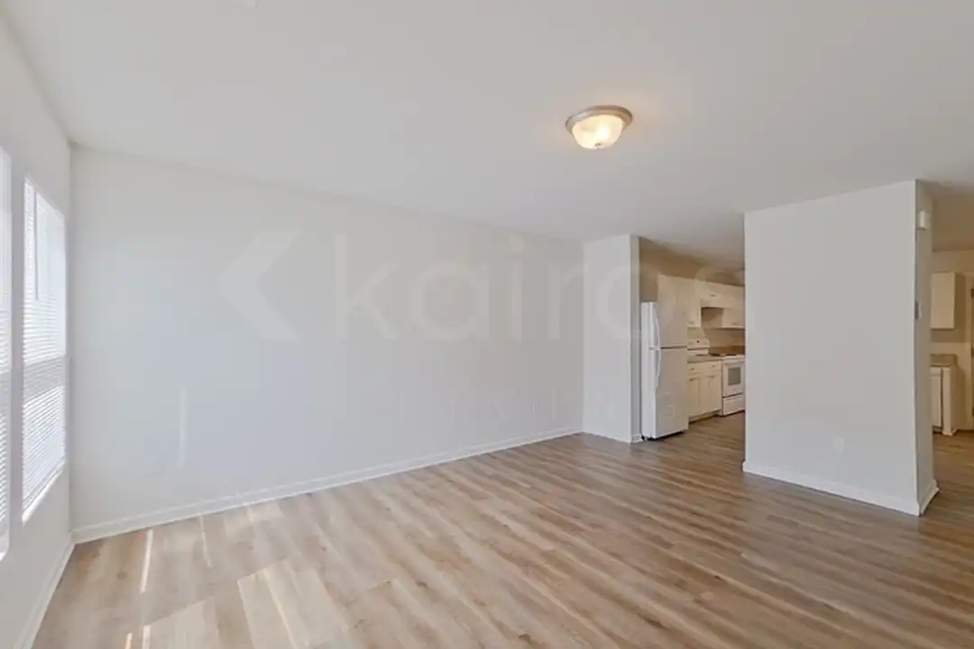 137 Shamrock Dr SW - View 3