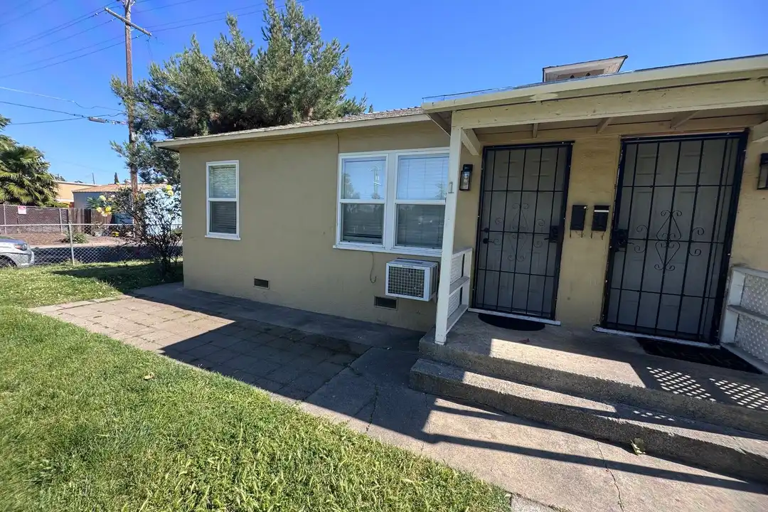 736 Cedar St unit Unit 1 - View 3