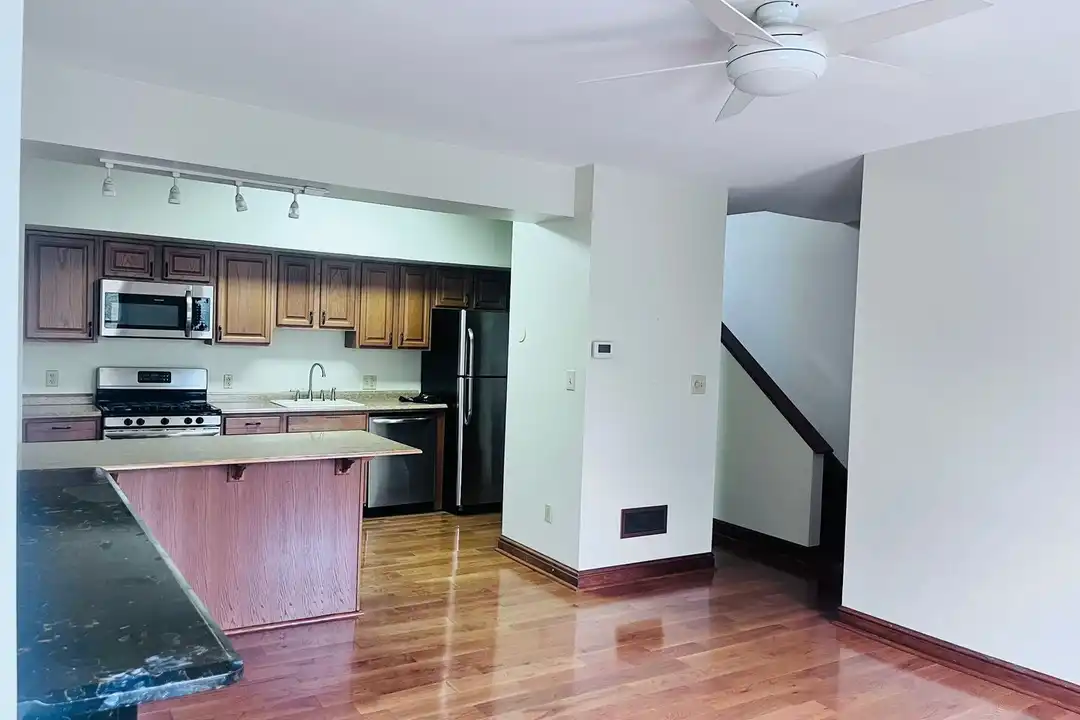 100 E North Ave unit EN 100 - 1 – photo 1