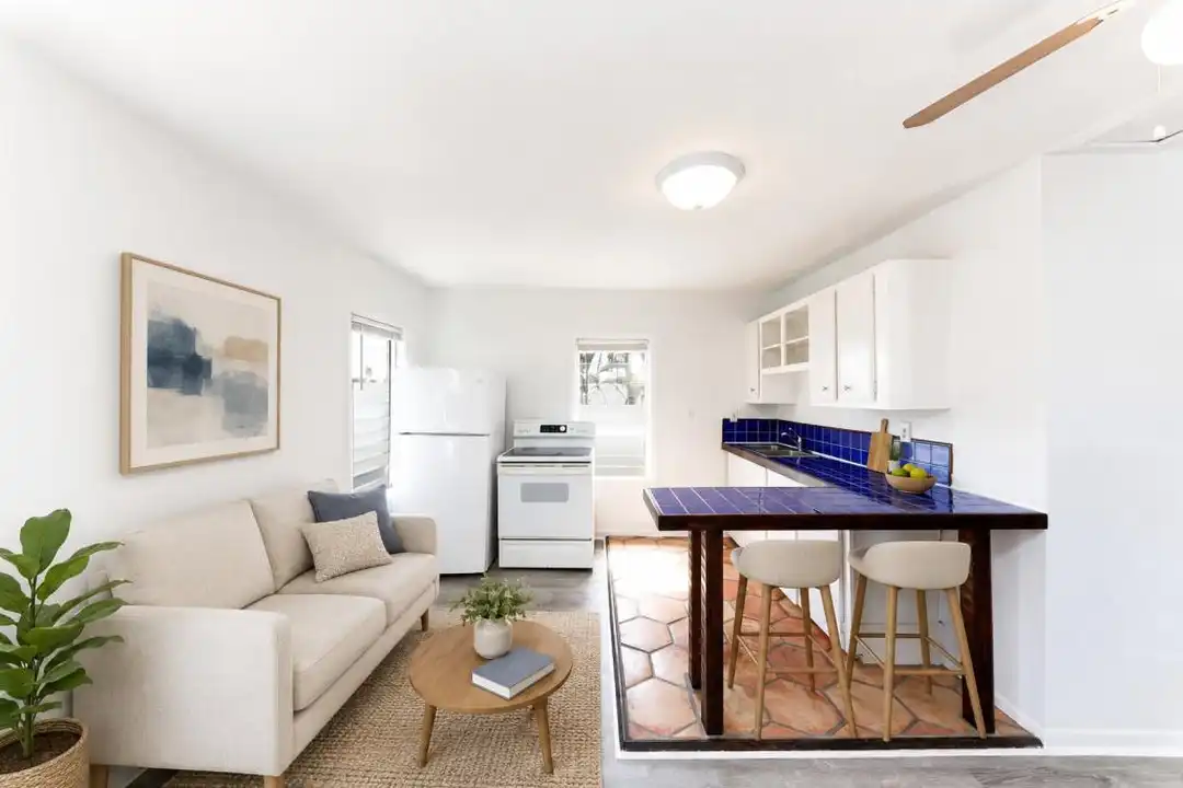417 Mayflower Rd – photo 1