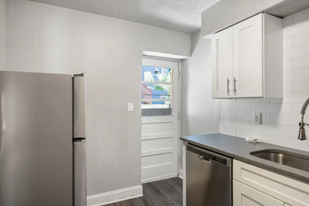423 Maple Blvd unit 423 - 2W - View 3