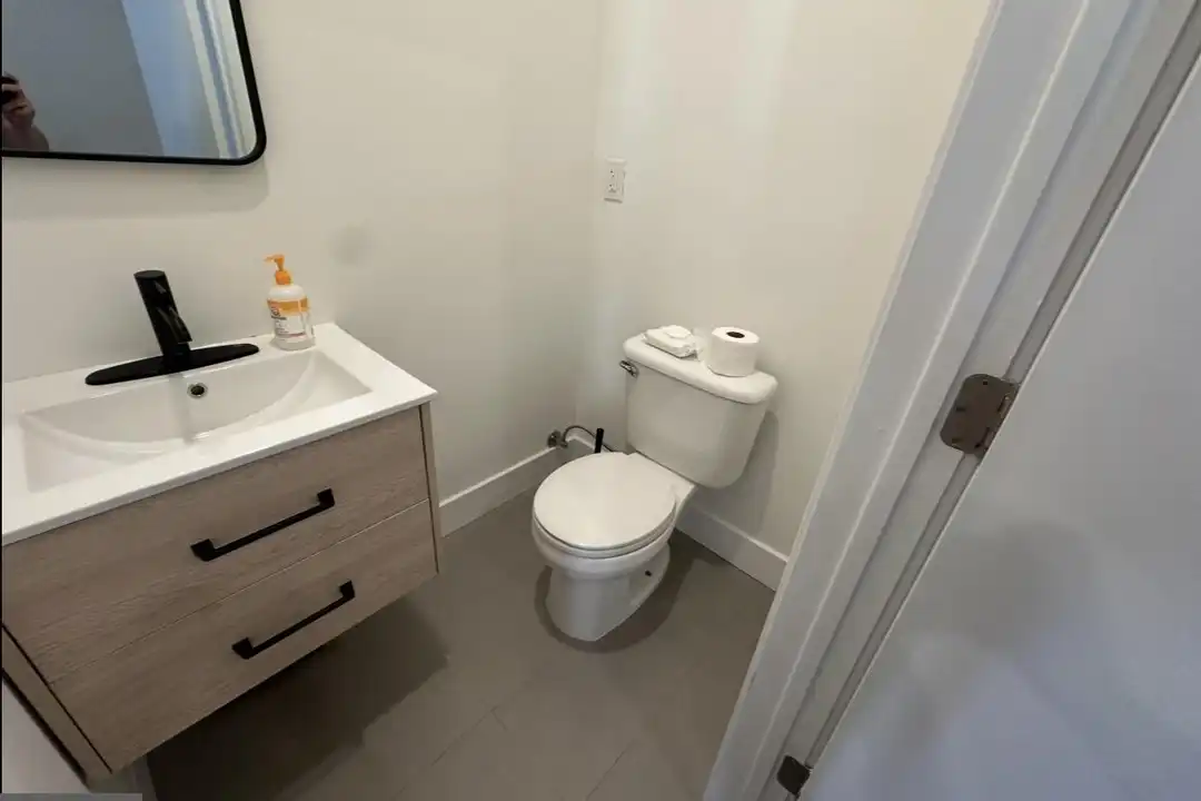 1610 W Montgomery Ave unit 1A - More