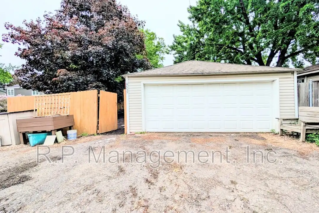 4537 S 31st Ave - View 5
