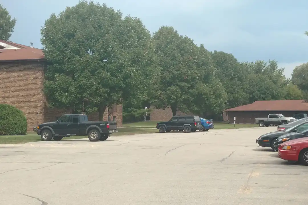 Cedar Creek Apartments-Oshkosh - View 4