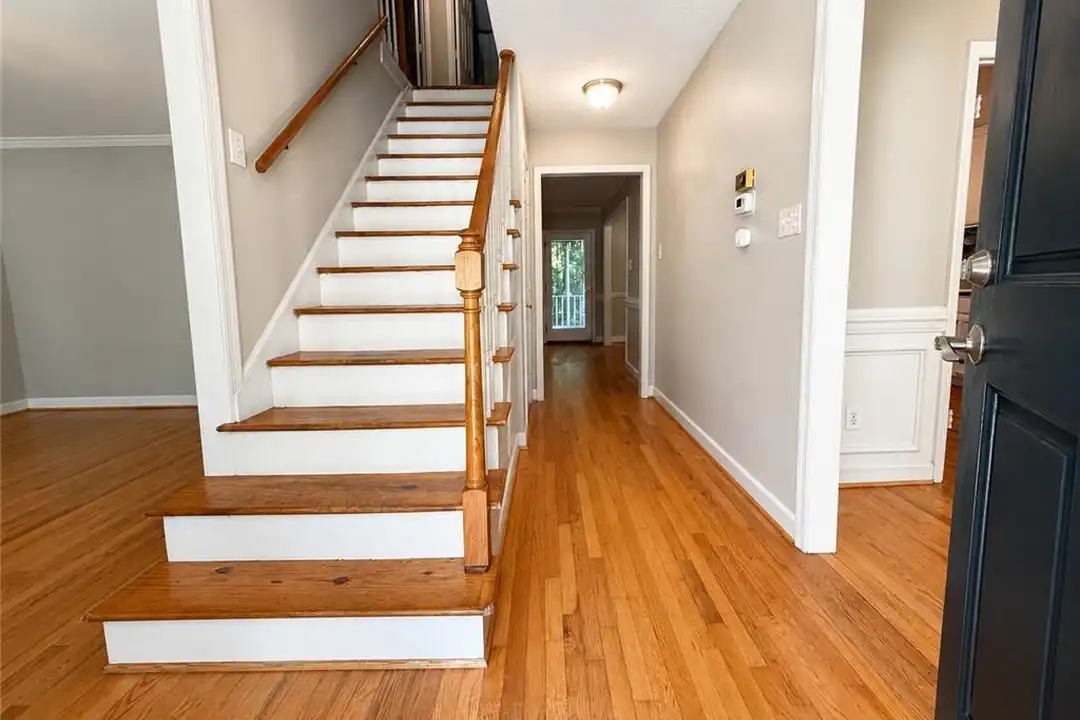 2937 Delaware Dr - View 3