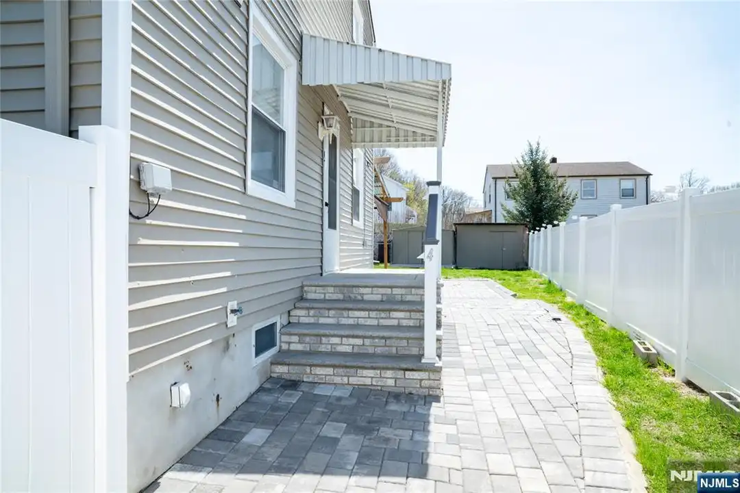 4 Augusta St - View 3