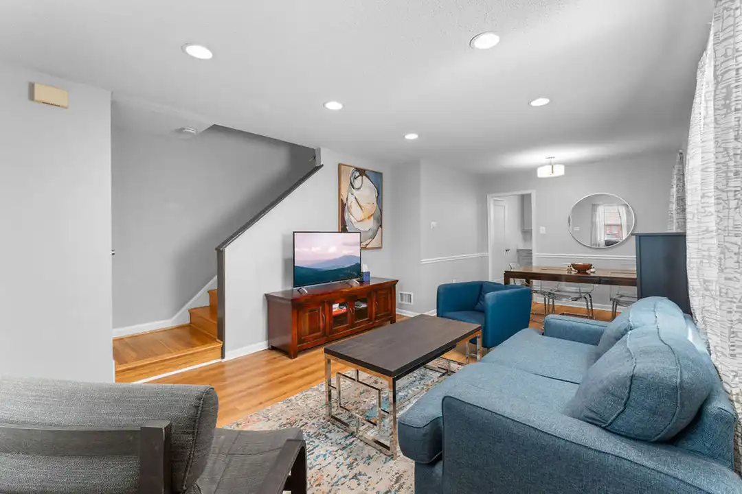 Apartment in Alexandria - View 3