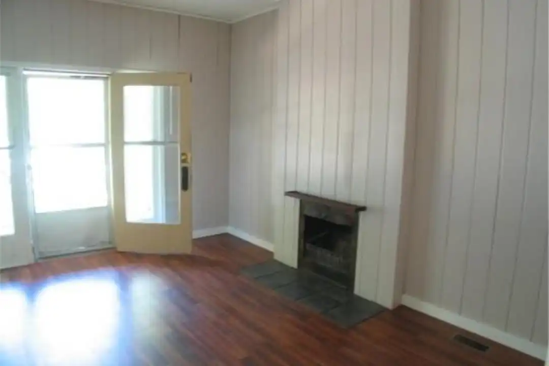 926 Windsor St - View 6