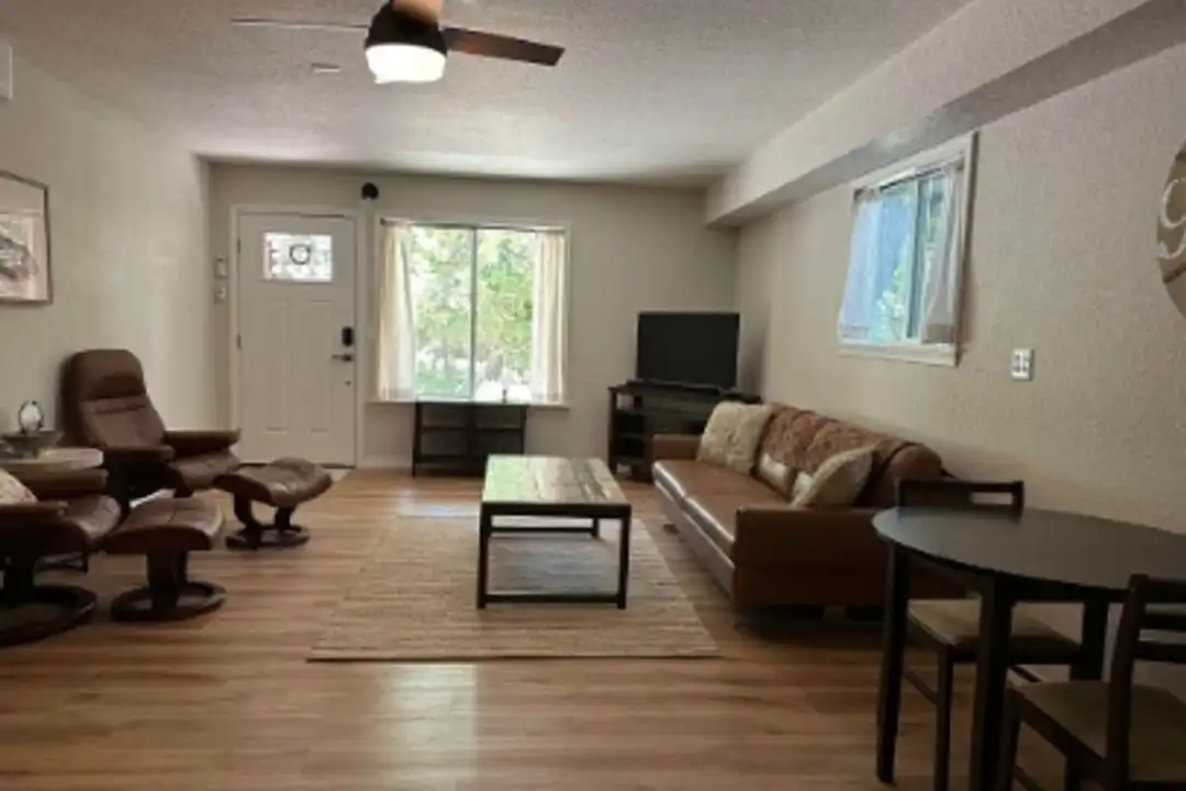 18770 Broadhurst Dr - View 6