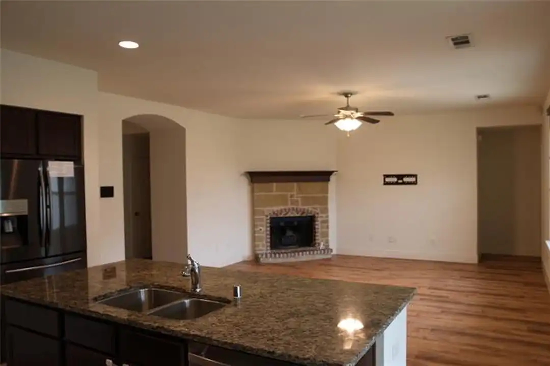 House in Little Elm - View 4