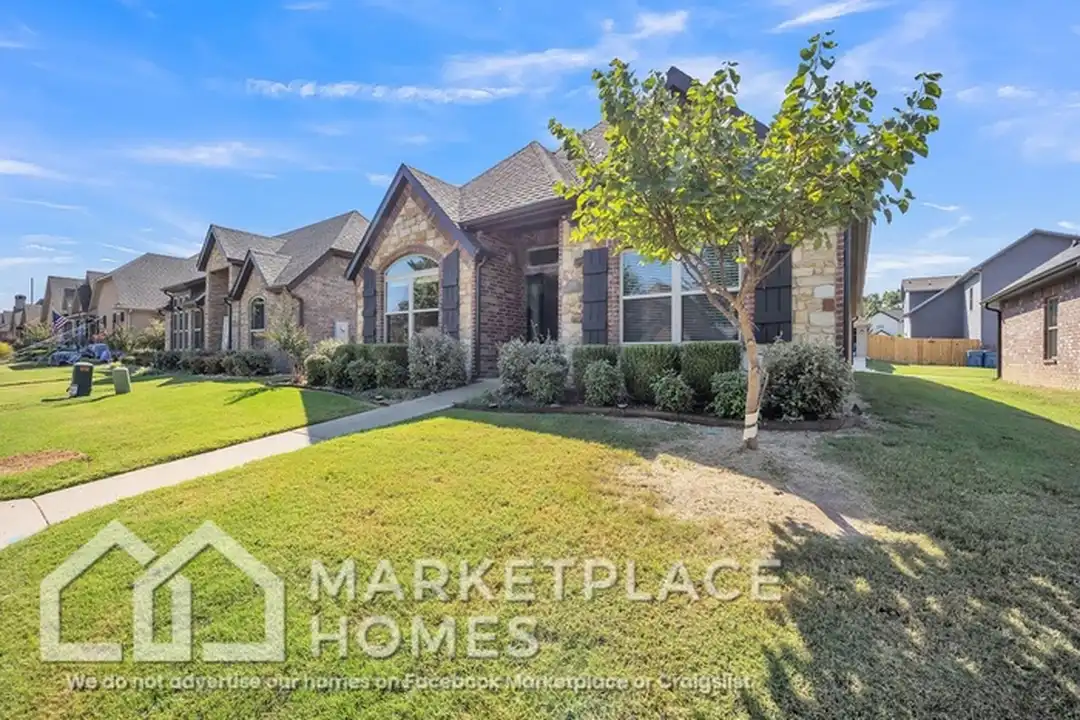 3211 SW Stonepoint Ave - View 3