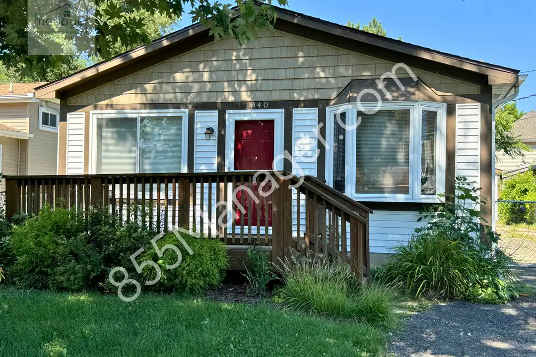 1040 Lalond St – photo 1