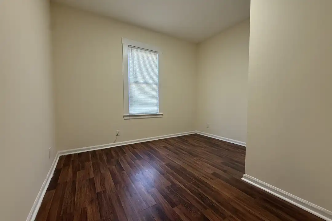 51 Gilbert St #1ST - More