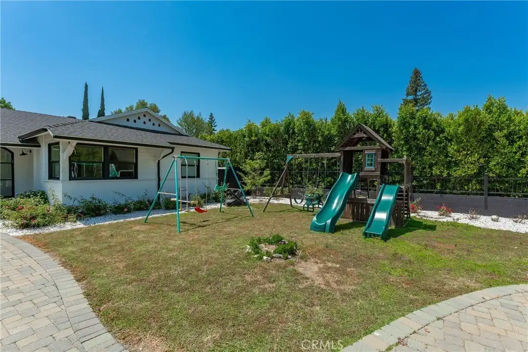 House in Los Angeles - More