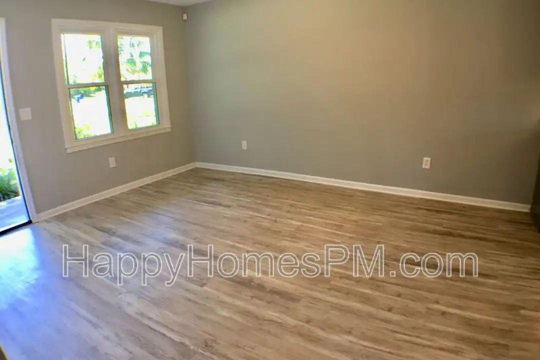 1559 Brookbank Ave unit B - View 6