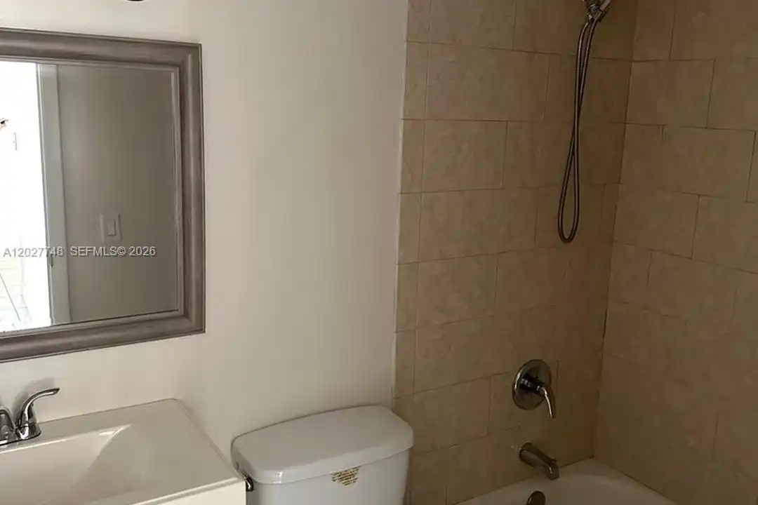 Apartment in Miami - More