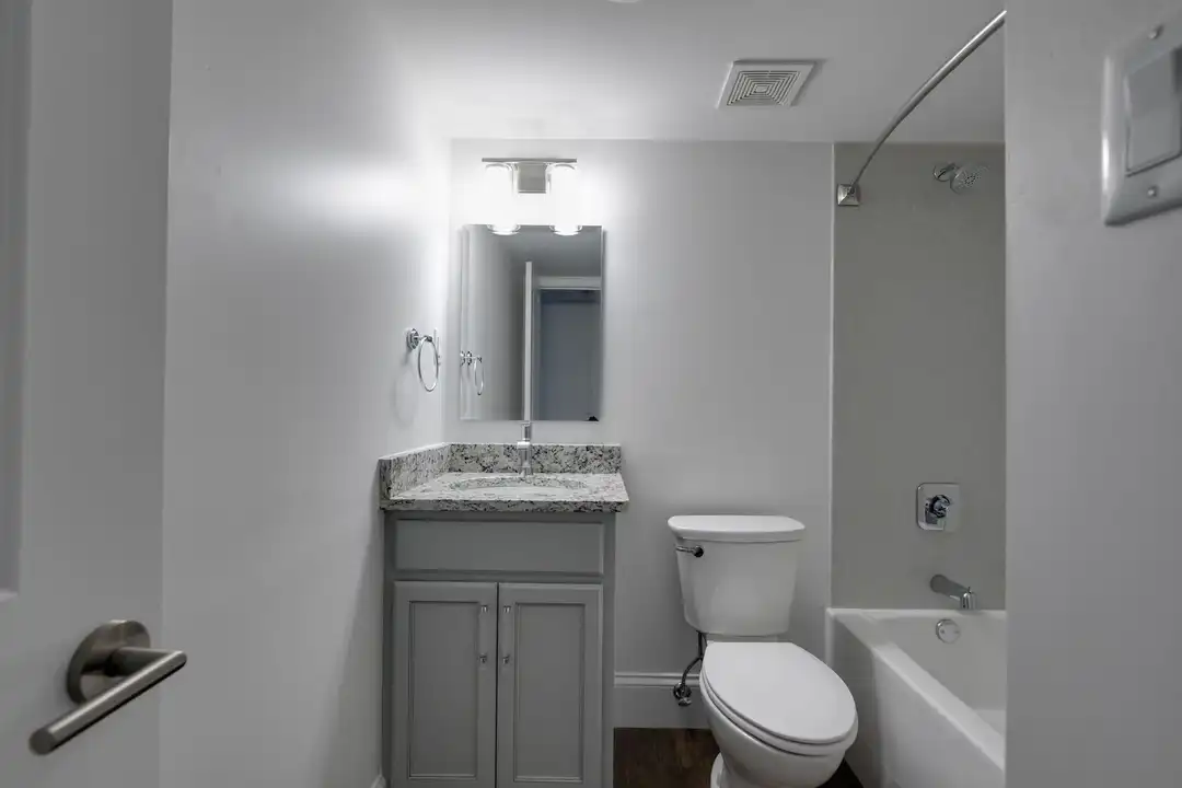 631 Broadmoor Dr unit 631 Unit C - View 2