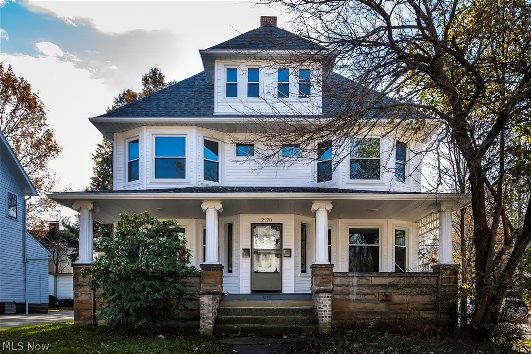 2970 Edgehill Rd – photo 1