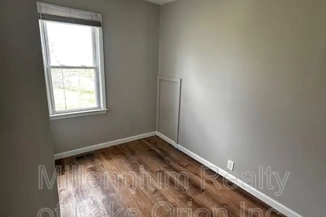 22622 Panama Ave - More