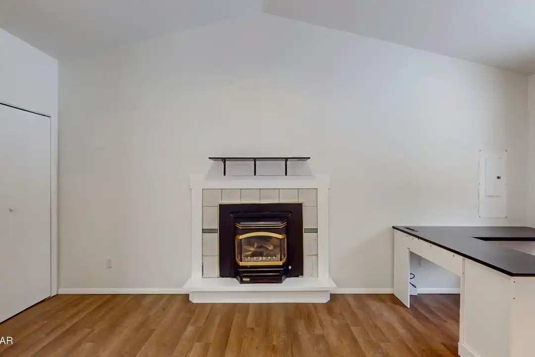 8407 Porcupine Dr - More