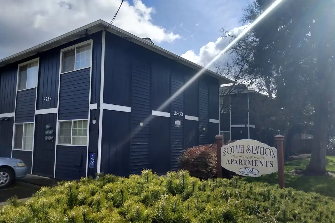 2933 Willamette St unit 02 – photo 1
