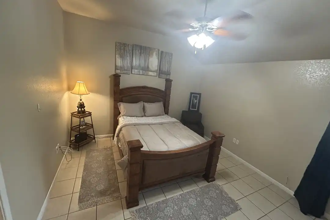 1900 Elms Run Ct unit B - More