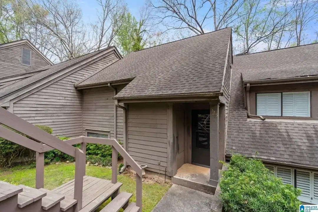 325 Heath Dr – photo 1