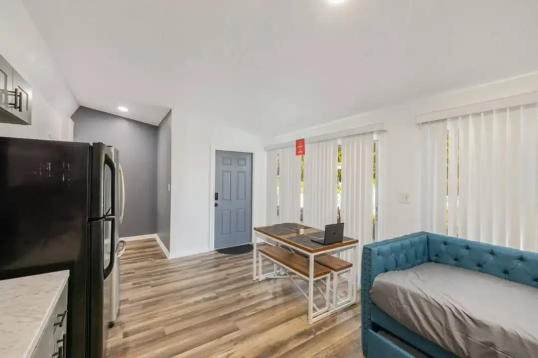 2301 Carlton Dr unit 2 – pohled 2