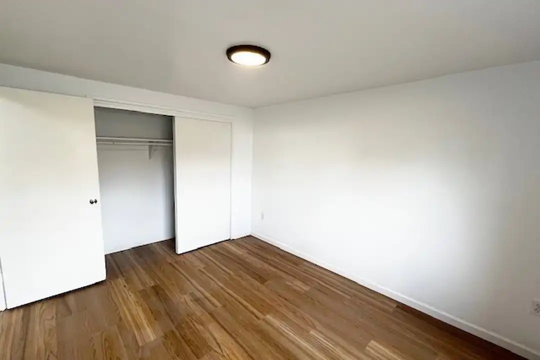 3300 S Clarkson St unit 104 - View 6