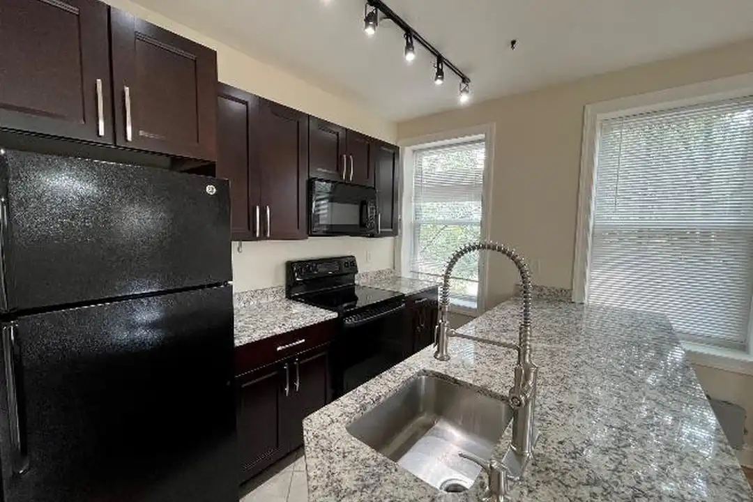 440 S Fairmount St – photo 1