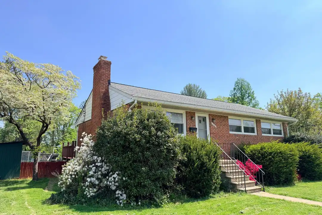 1307 Malbay Dr - View 3