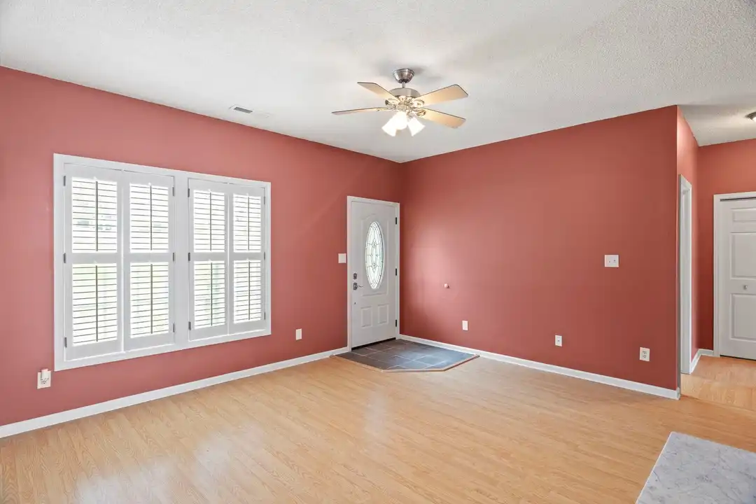 328 Glencoe Dr - View 6