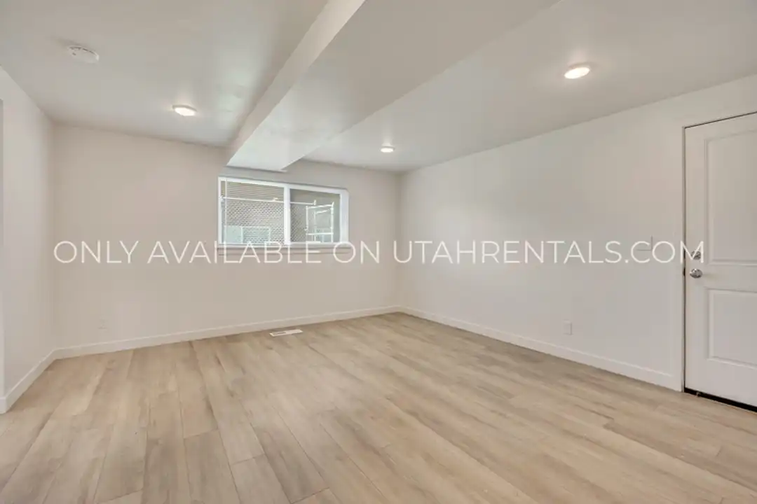 1535 S 450 E - View 5