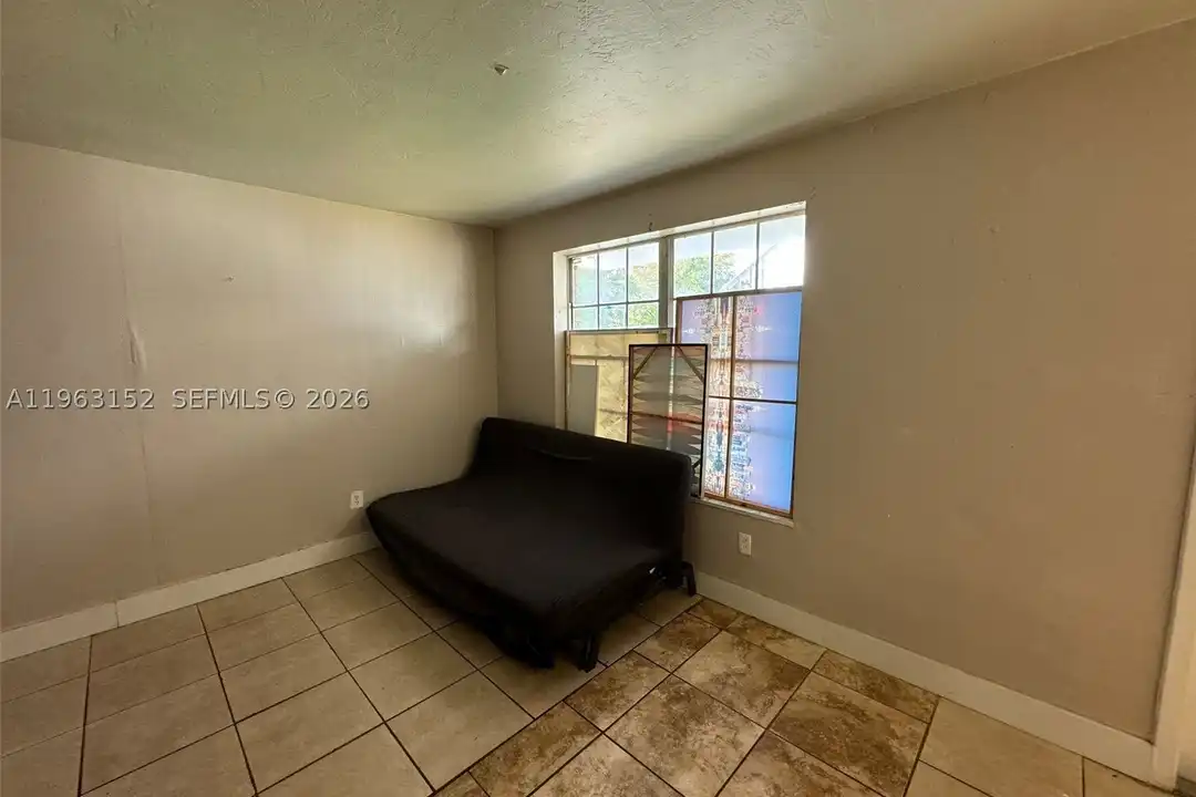 Apartment in Miami - View 3