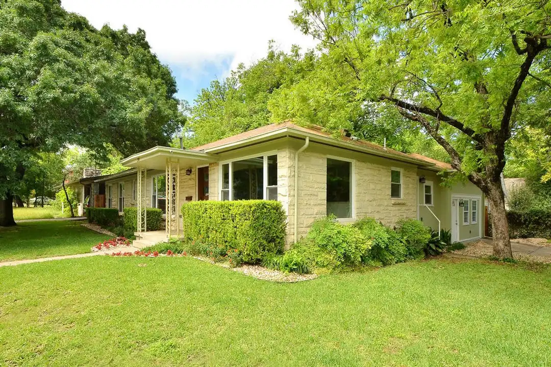 2914 Hampton Rd - View 3