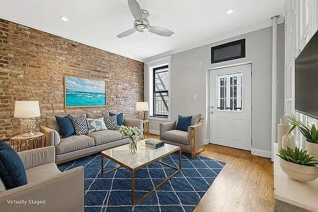 Apartment in New York, East Village, Manhattan - View 2