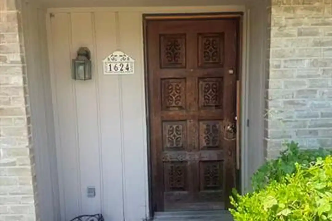 1624 E Park Blvd – photo 1