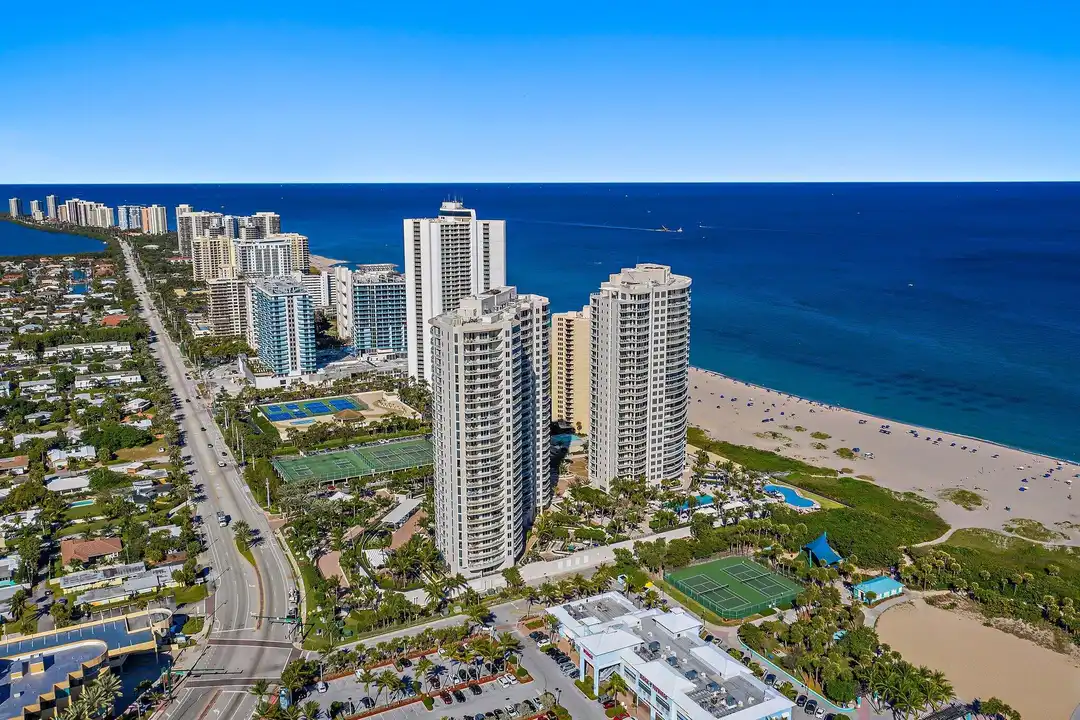 2700 N Ocean Dr unit 304b - More
