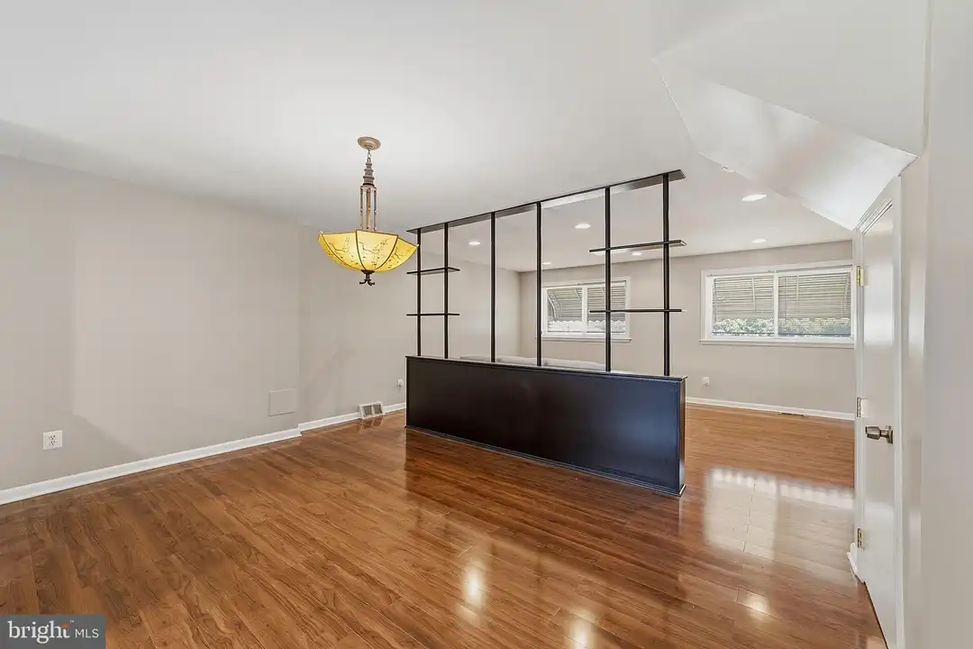 1135 W Thompson St - View 3