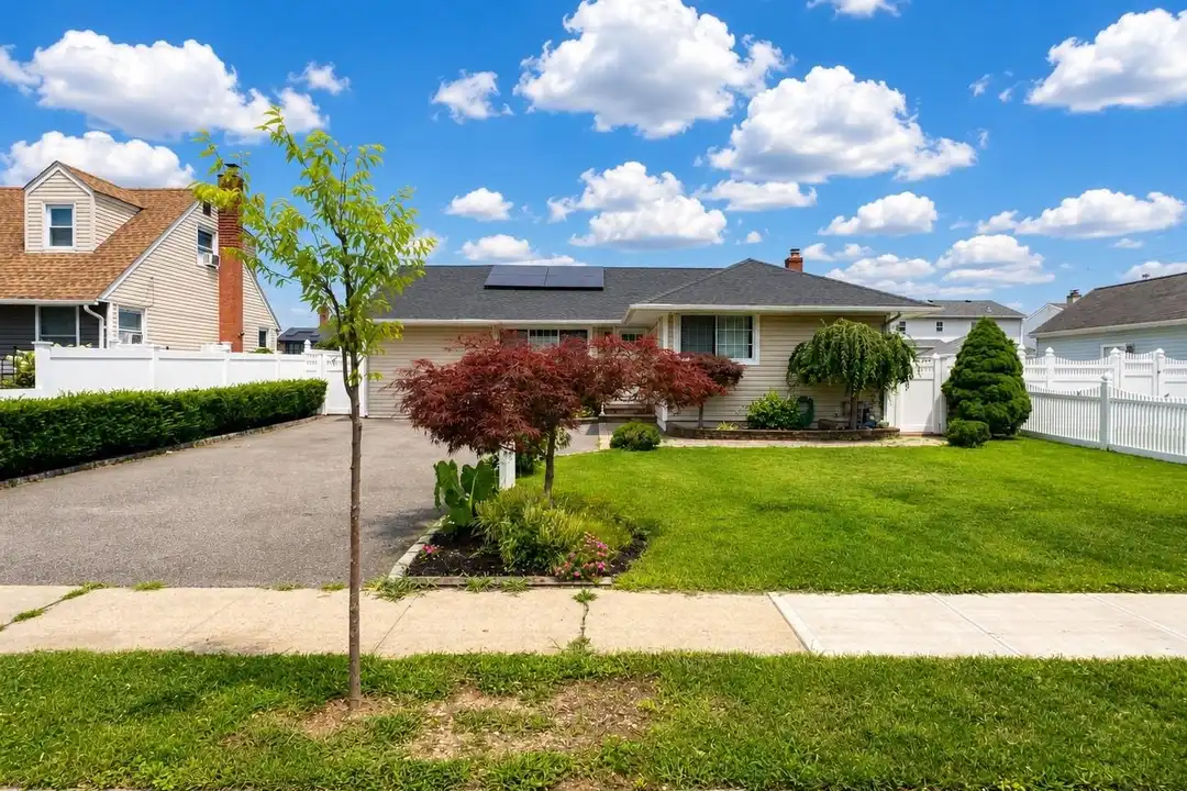 35 Taylor Ave – photo 1 of 32