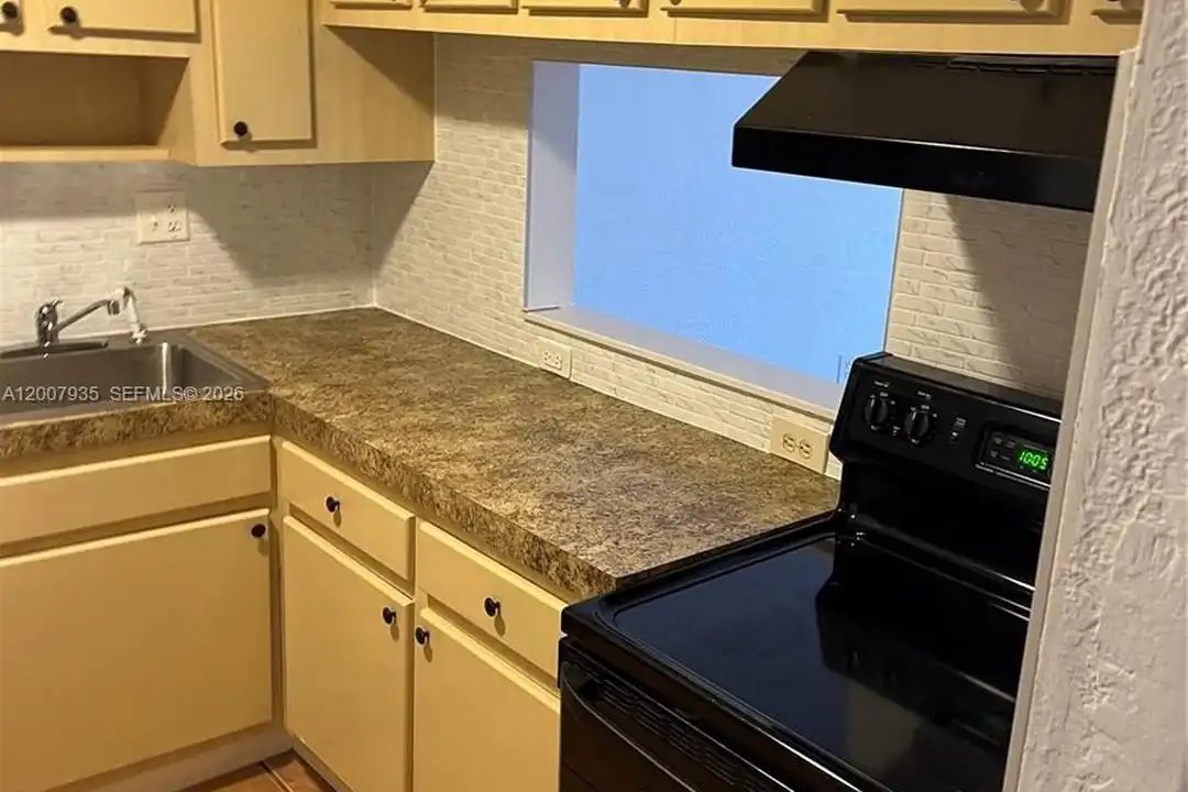 10525 SW 112th Ave #114 - View 5