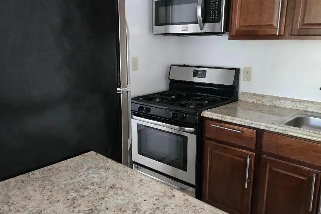 Apartment in Oxon Hill - View 3