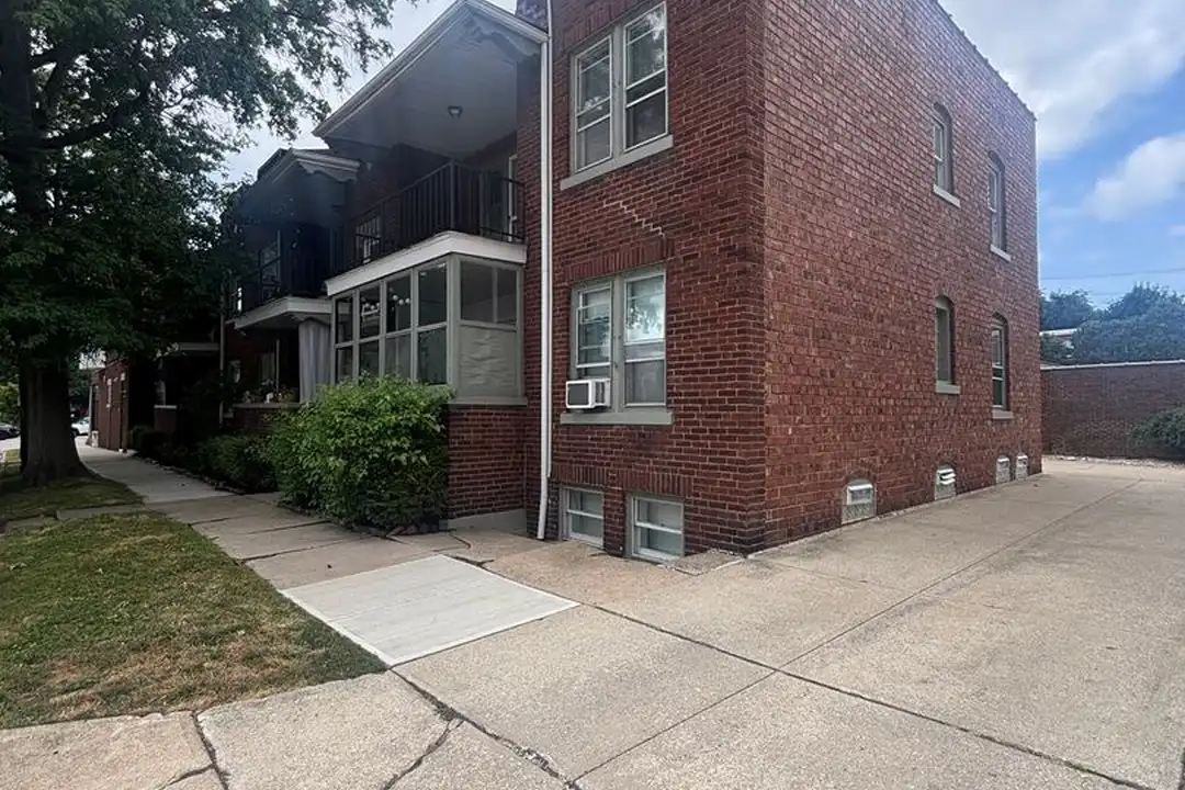 18251 Detroit Ave unit 8 – photo 1