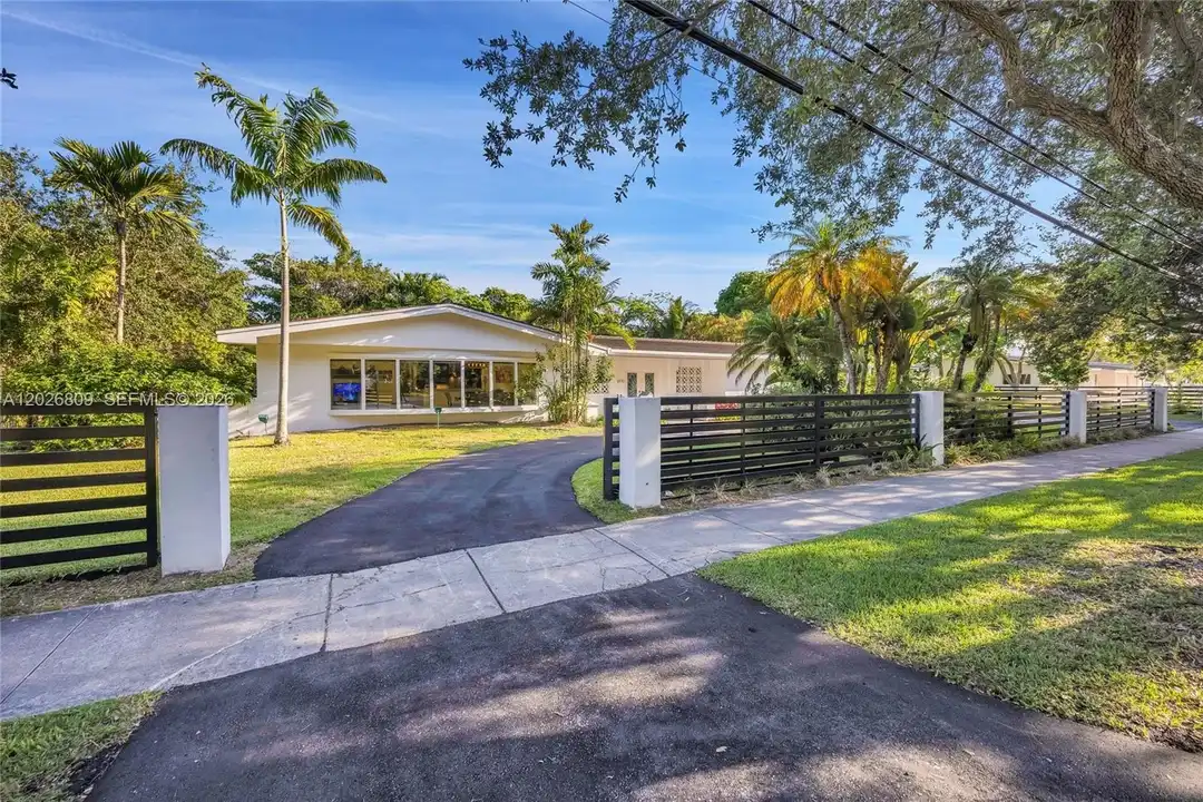 6970 SW 124th St - View 2