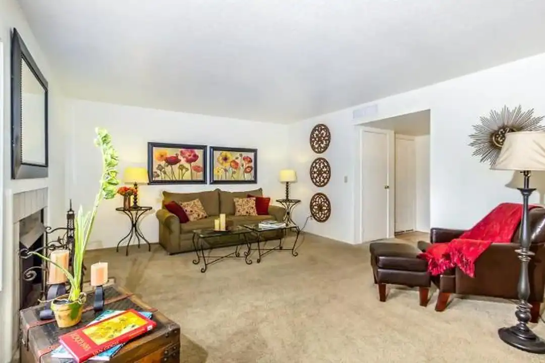 8851 N Oracle Rd - View 6