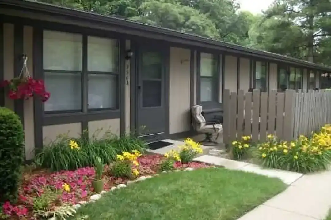 Meadowood Apartments – photo 1 of 2